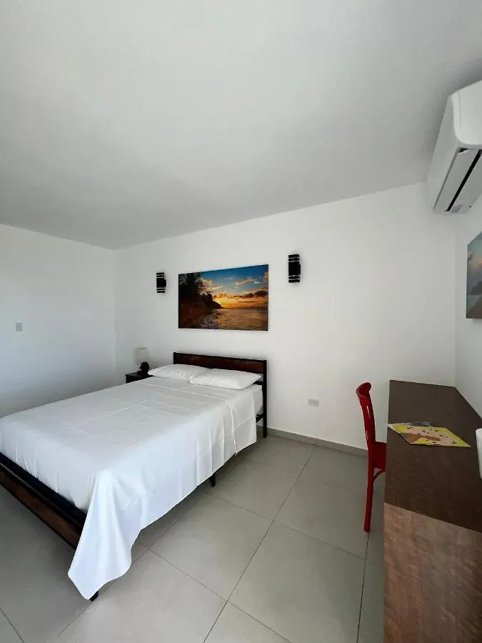 Red Flamboyan Guesthouse And Restaurant Rincón